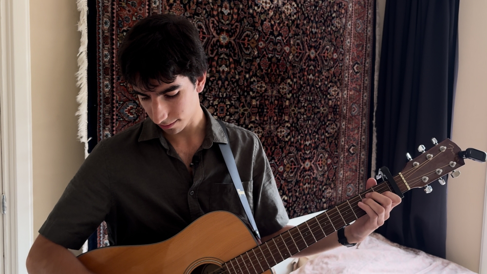 Schiedamse Hamid (22) zoekt met posters naar leden voor 'de coolste band'