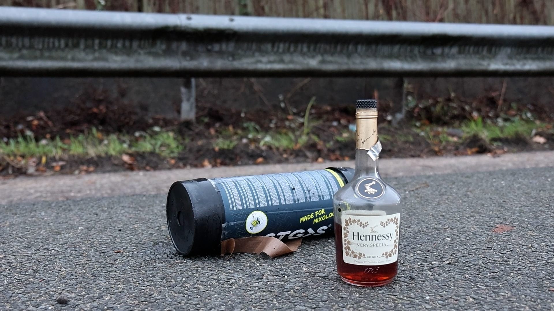 112 FP.00 03 43 16.Still028