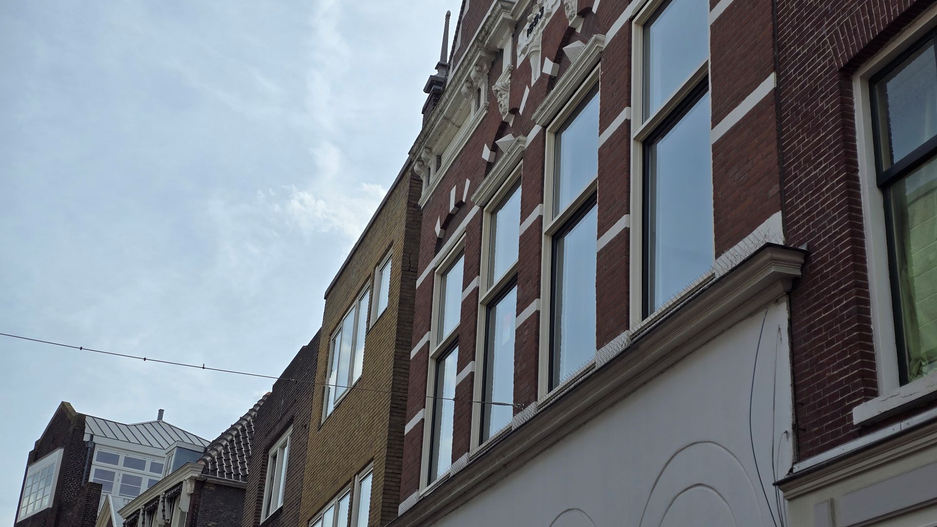 IllegaalbordeelHoogstraat02.jpg