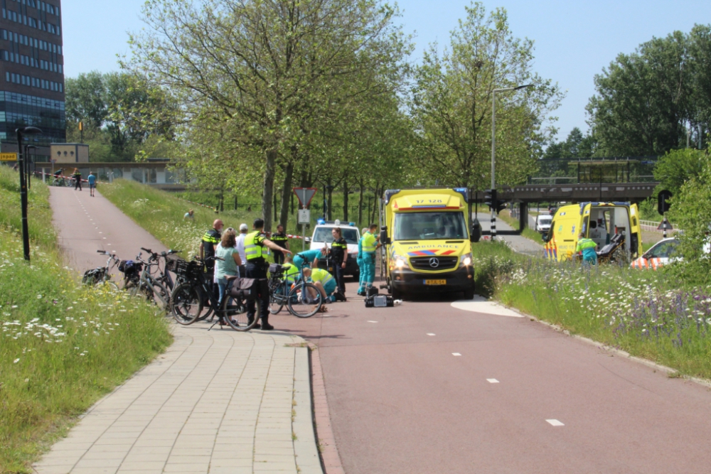 Fietsers ernstig gewond na botsing bij Vijfsluizen