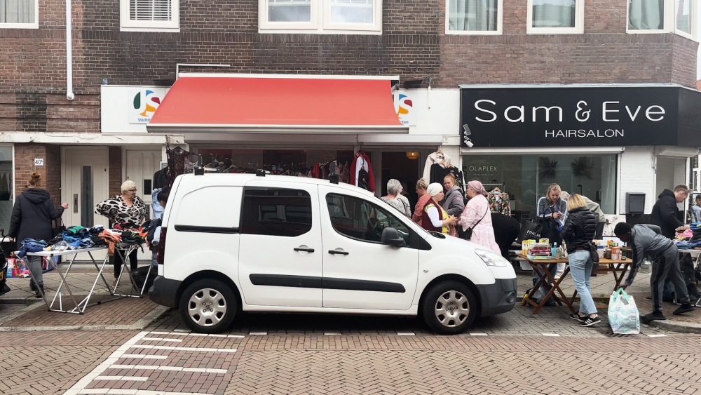 Weggeefdag bij Stichting J&S blijkt groot succes: “Voor ons nu al geslaagd!”