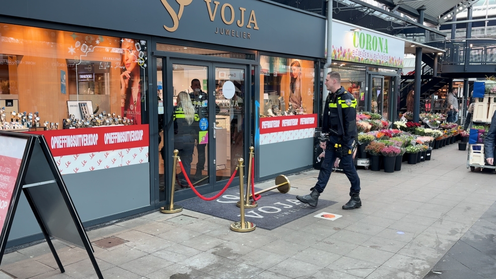 Overval op juwelier Hof van Spaland zorgt voor onrust: ‘Dit slaat toch nergens op’
