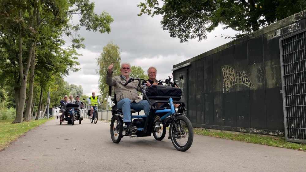 Scheurende scootmobiels door Schiedam: eerste Minder Mobiele 4-daagse