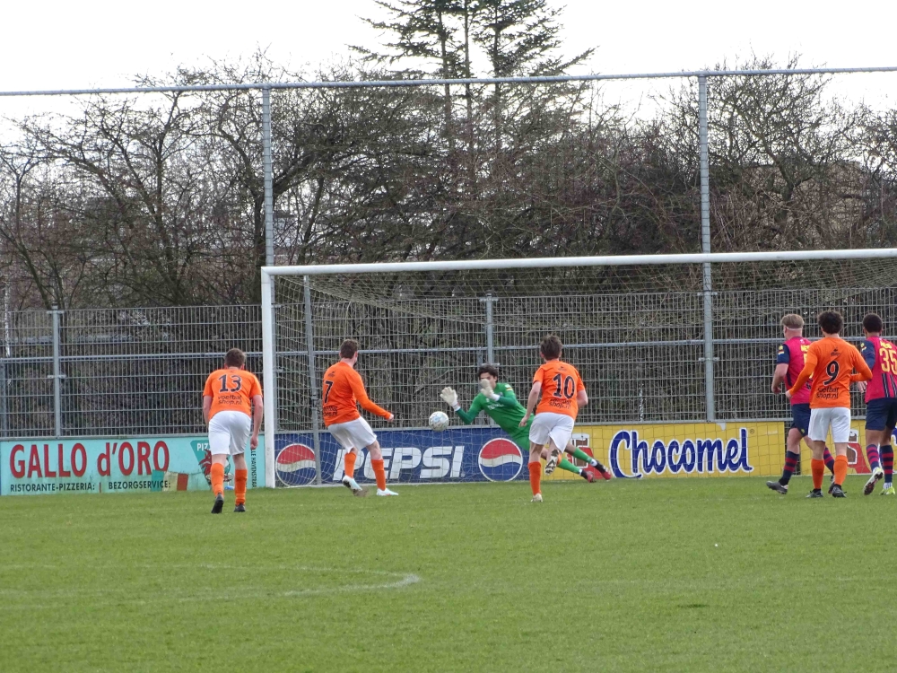 Victoria &#039;04 kan niet op tegen Soccer Boys