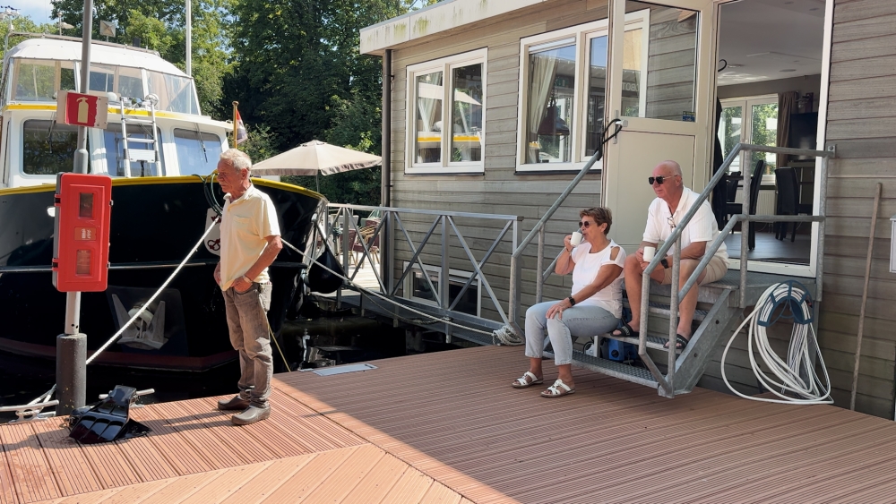 Gesloten sluizen door watertekort treft recreatievaarders: bootbezitters vast in haven