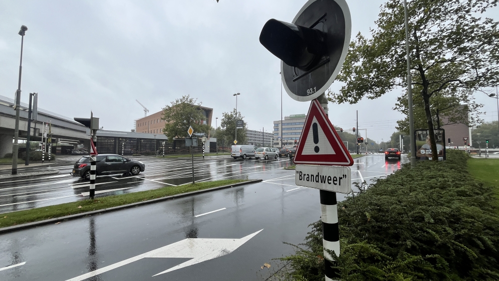 Ambtenaar neemt taak wel heel letterlijk: 'Kan je een bord maken met “Brandweer”?'