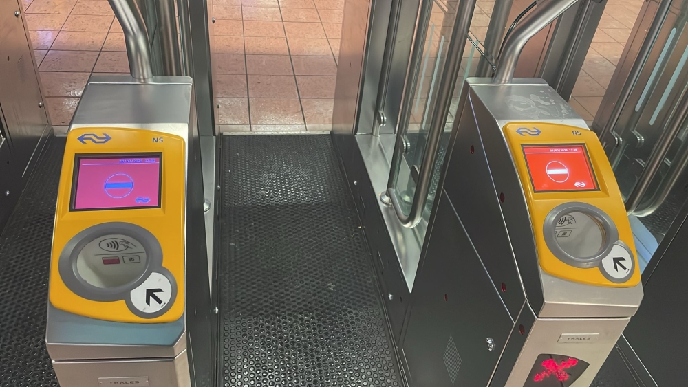 Condens was oorzaak van valse brandmelding station Schiedam Centrum