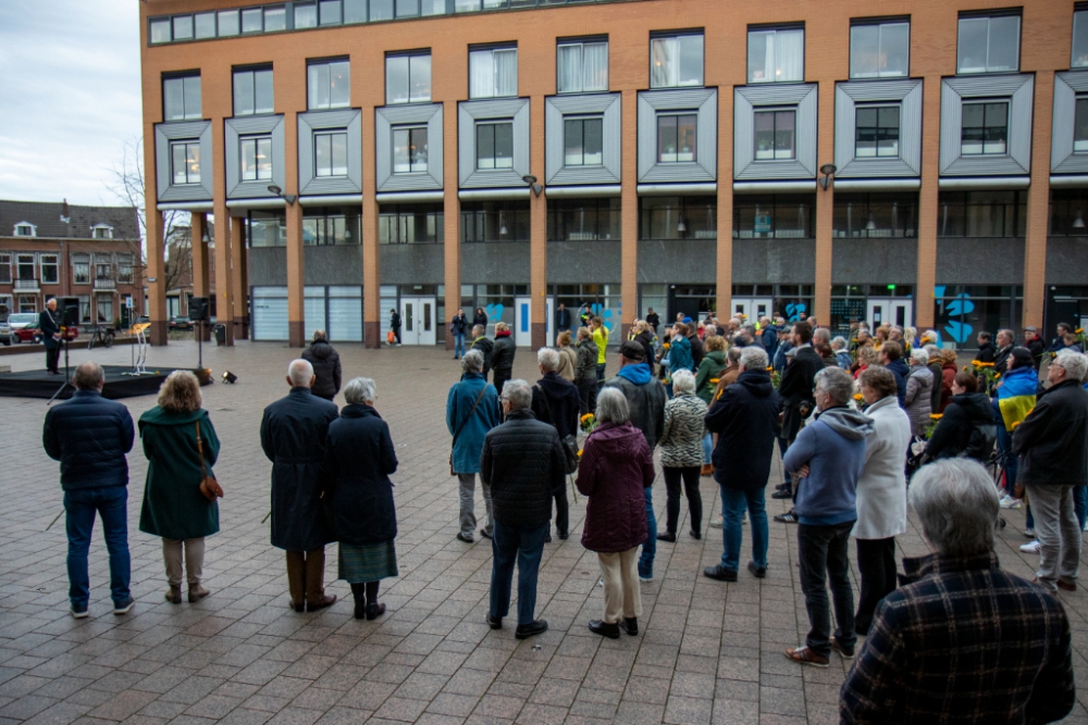 Manifestatie voor Oekraïne in Schiedam: "Ik heb al twee weken een knoop in m'n maag"