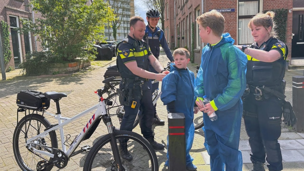 Vlaardings ‘jachtseizoen’ brengt jongeren en hulpdiensten dichterbij elkaar in de Westwijk