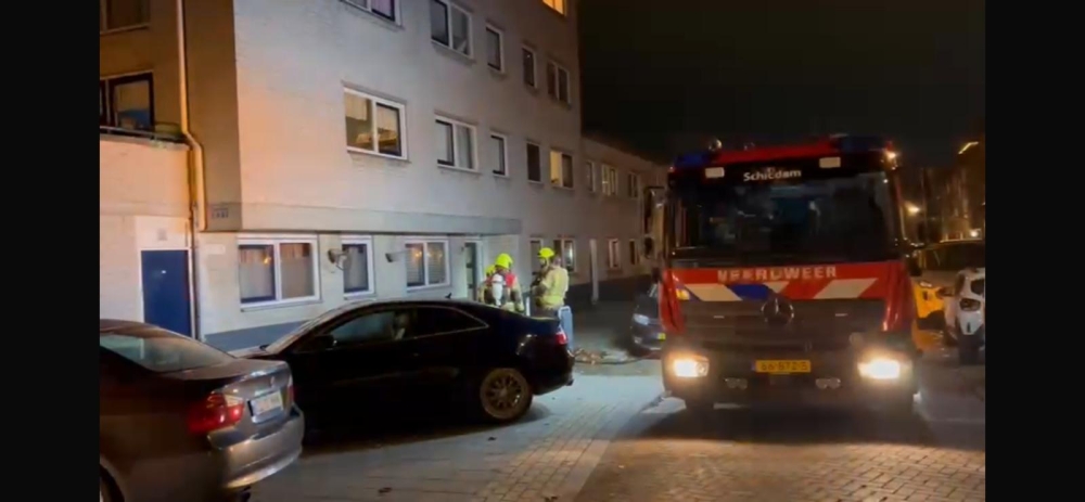 Brand in woning in de Gorzen, één persoon naar het ziekenhuis