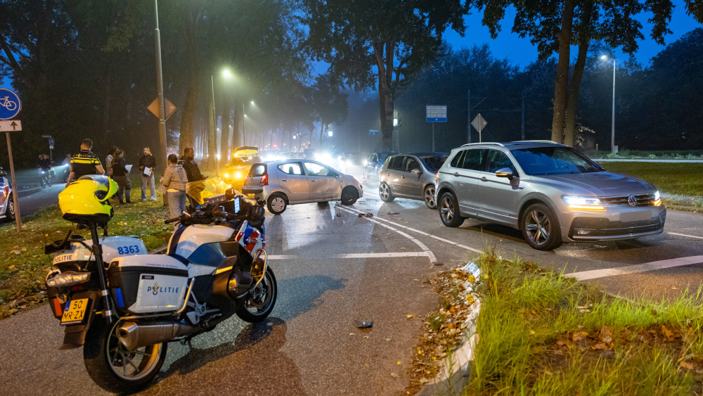 Vier auto’s betrokken bij ongeluk op Churchillweg in Schiedam
