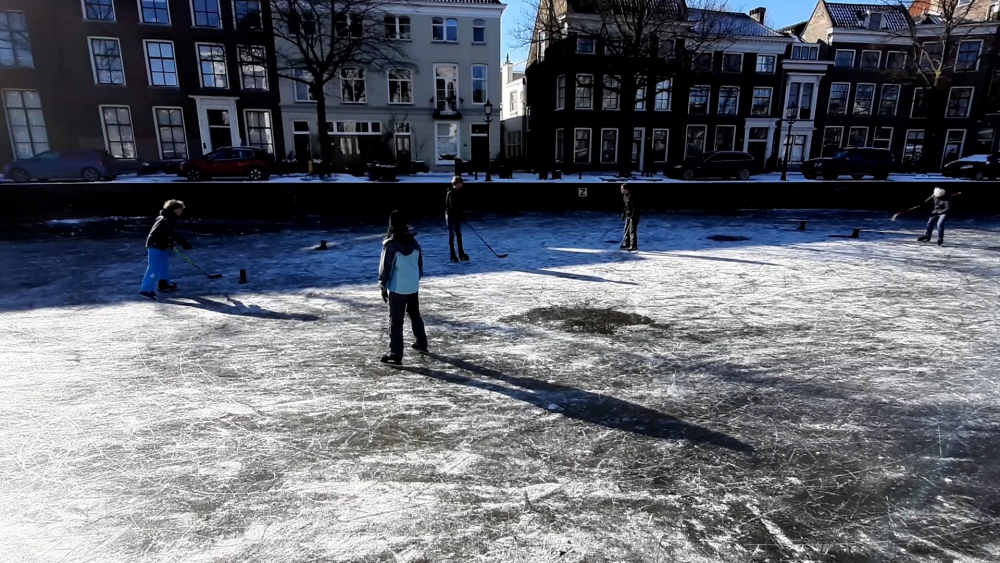 Franciscus Gasthuis & Vlietland ziekenhuis druk met botbreuken na schaatsdag