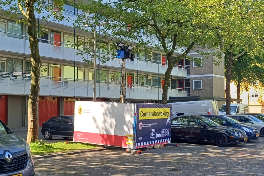 Schiedamse flatwoning dicht na explosie, camera voor de deur