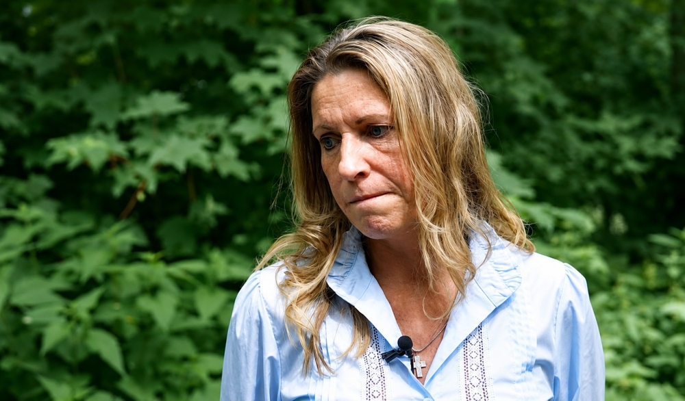 Moeder Joni (13) keert terug naar plek waar haar zoon werd doodgestoken