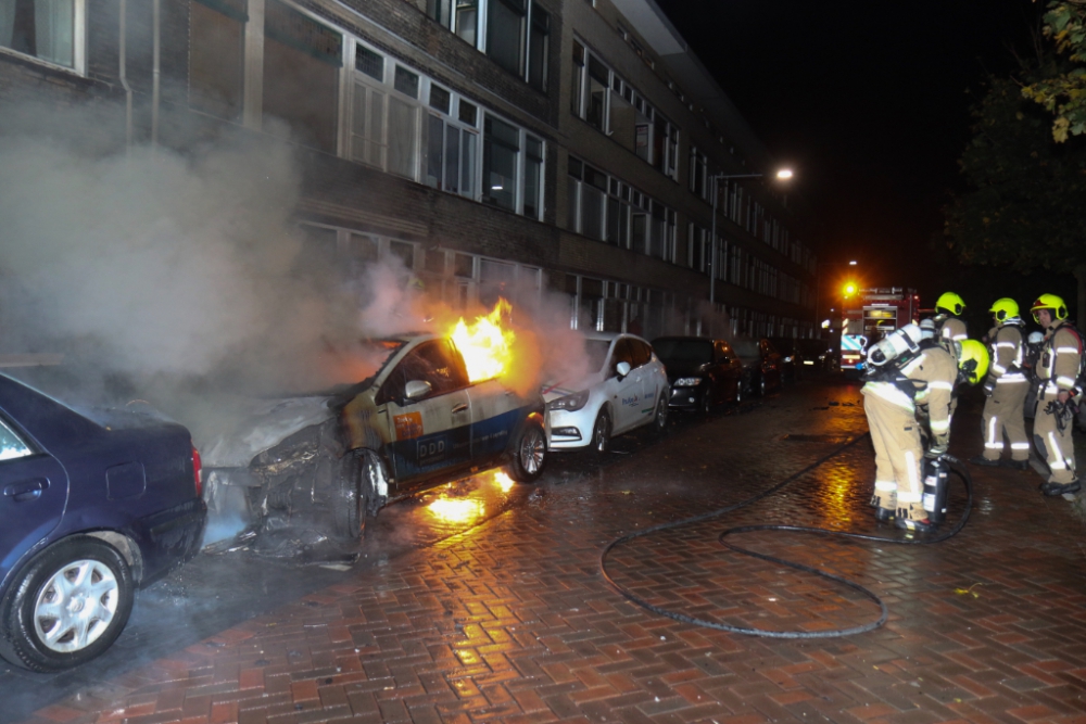 Vier auto's in brand gestoken