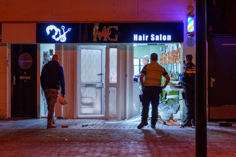 Burgemeester Zevenbergen sluit kapperszaak in centrum na explosie