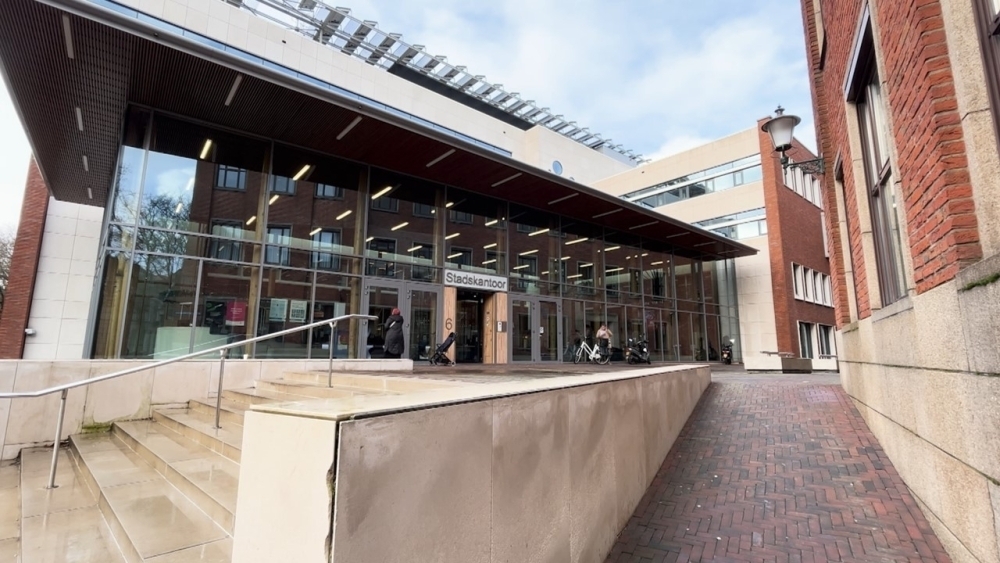 Vlaardingen wil minder ambtenaren extern inhuren, budget met 20 miljoen overschreden