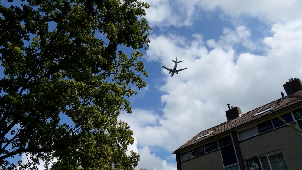 Schiedam en Vlaardingen willen strengere regels tegen overlast luchthaven