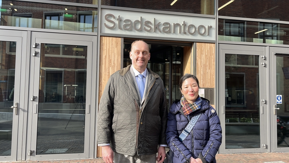 Nieuwe burgemeester Frederik Zevenbergen officieel burger van Vlaardingen