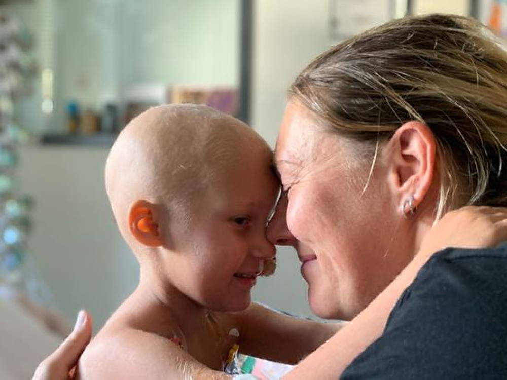 Om Jacky (6) te genezen van kanker werd haar onderbeen geamputeerd
