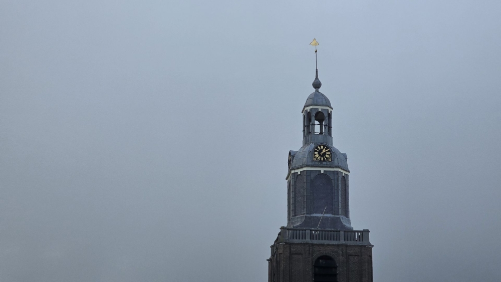 De klok van de Grote Kerk in Vlaardingen luidt weer op tijd