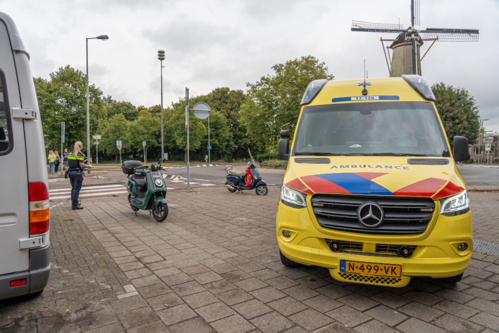 Scooterrijder raakt gewond na val in Schiedam