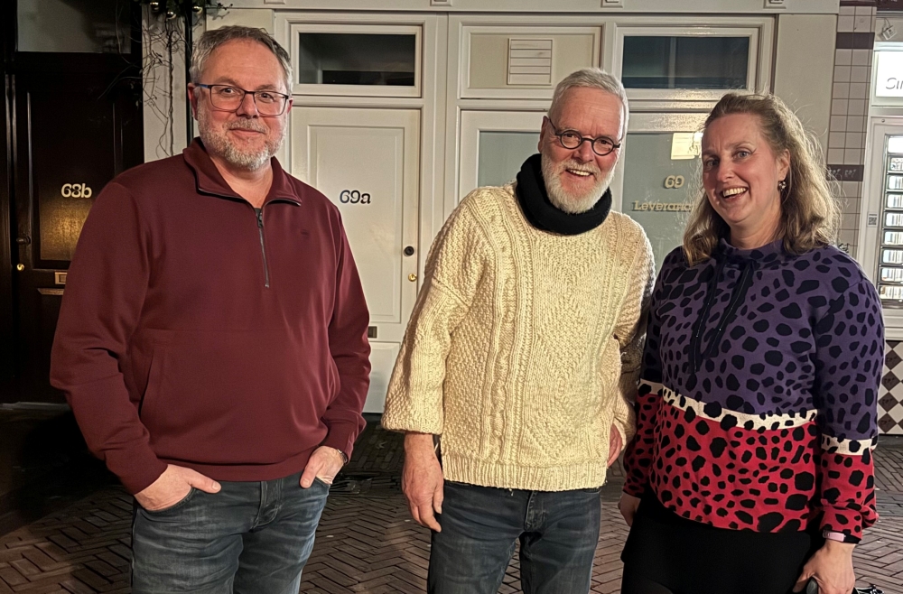 Nieuwe centrummanager Maurice Haverkamp, aftredend centrummanager Pim Schenkelaars en voorzitter Suzanne Klüver