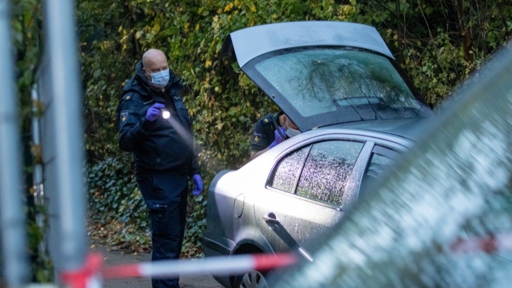 Dode man aangetroffen in geparkeerde auto op bouwterrein Vlaardingen
