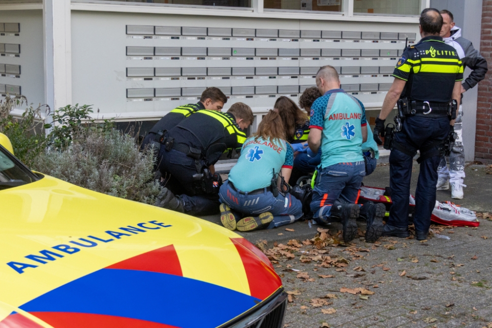 Traumahelikopter ingezet bij scooterongeval Vlaardingen, man agressief na val
