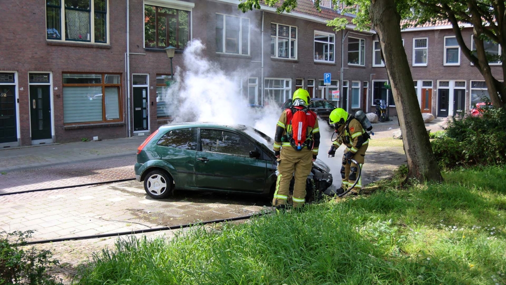 Auto in brand door 'technisch mankement' in Vlaardingen