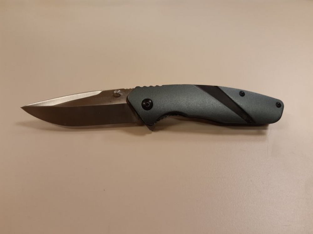 Preventief fouilleren in Oost levert &#039;maar&#039; één mes op