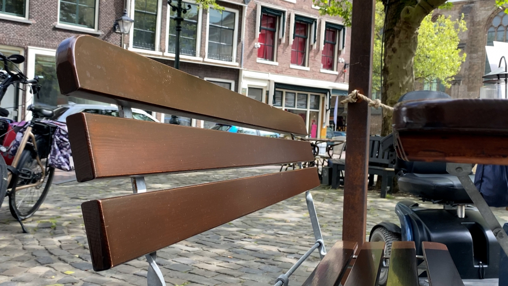 'Ik dacht eerst nog aan een grap': wie heeft de kussens van Brasserie Stadhuis gestolen?