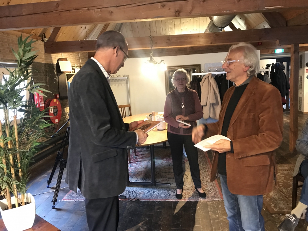 Geslaagde afsluiting expositie 'Begraven Branders'; pleidooi voor behoud van het historisch hekwerk op de voormalige rooms-katholieke begraafplaats