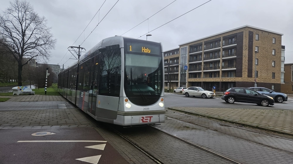 Tramspoor wordt vervangen, enkele trams en bussen rijden weken niet