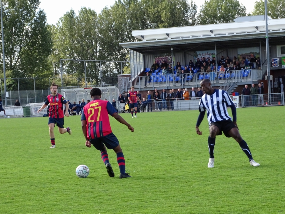 Victoria'04 gaat ten onder tegen Neptunus