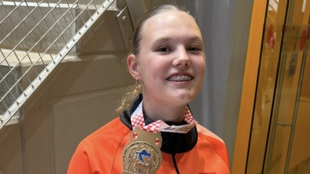 Schiedamse Evie (15) wint goud op wereldkampioenschap Taekwon-Do in Kroatië