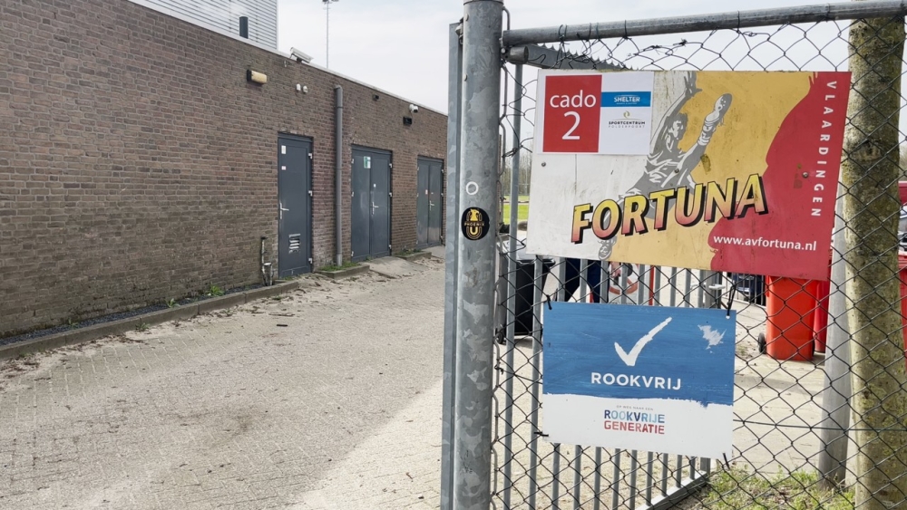 Ruzie over hek naast Polderpoort, gemeente dreigt met rechtszaak