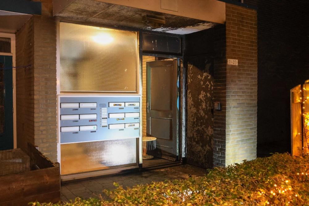 Explosie bij portiekflat in Schiedam veroorzaakt schade en evacuatie