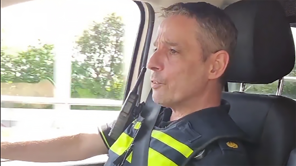 Man slaat z'n moeder en belandt op Moederdag in de cel