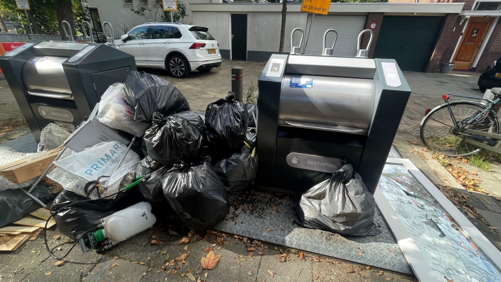 Puinhoop in Schiedam-West: bewoners en CDA ergeren zich aan chaos en afvalproblemen