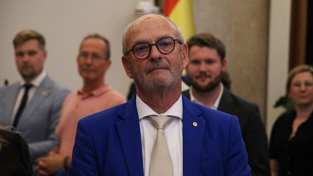 Hoogendijk verdedigt Vlaardingen na label ‘weigergemeente’ bij de NOS