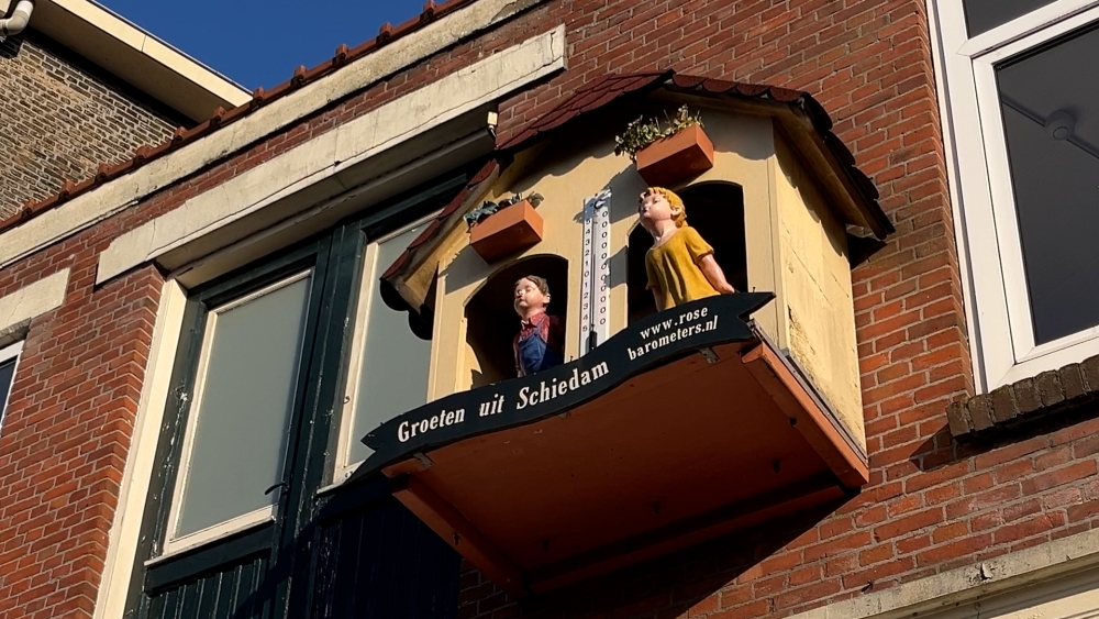 Grootste weerhuisje ter wereld blijft hangen, ondanks sluiting Rose Barometers