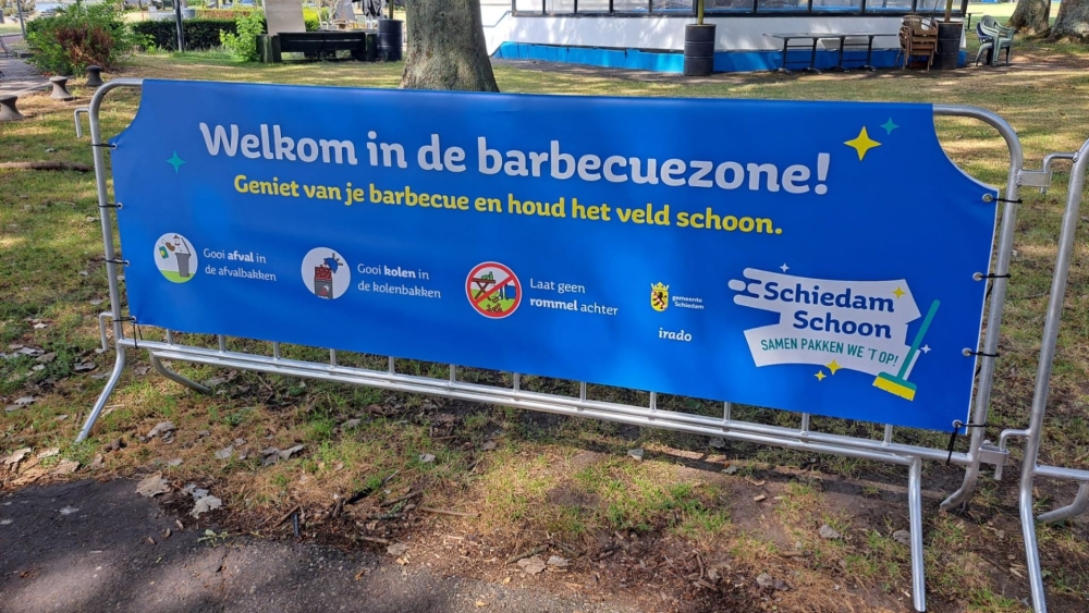 Gemeente heroverweegt barbecuehekken aan Maasboulevard na golf van klachten