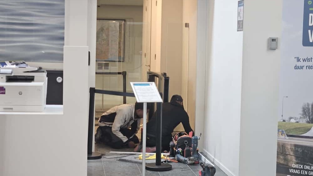 De werkzaamheden aan de verhoogde toegangspoorten