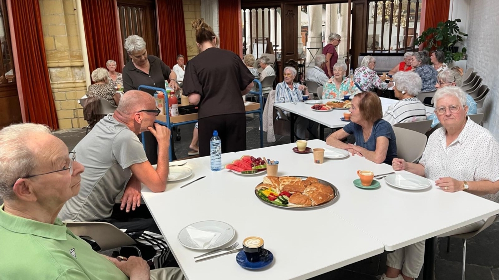 De lunch in de Grote of Sint-Janskerk