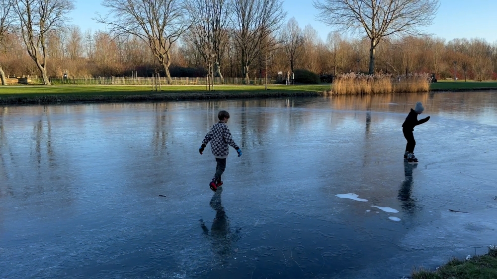 Nog lang geen schaatskoorts in Schiedam en Vlaardingen: ‘Kans op schaatsen 0,0’