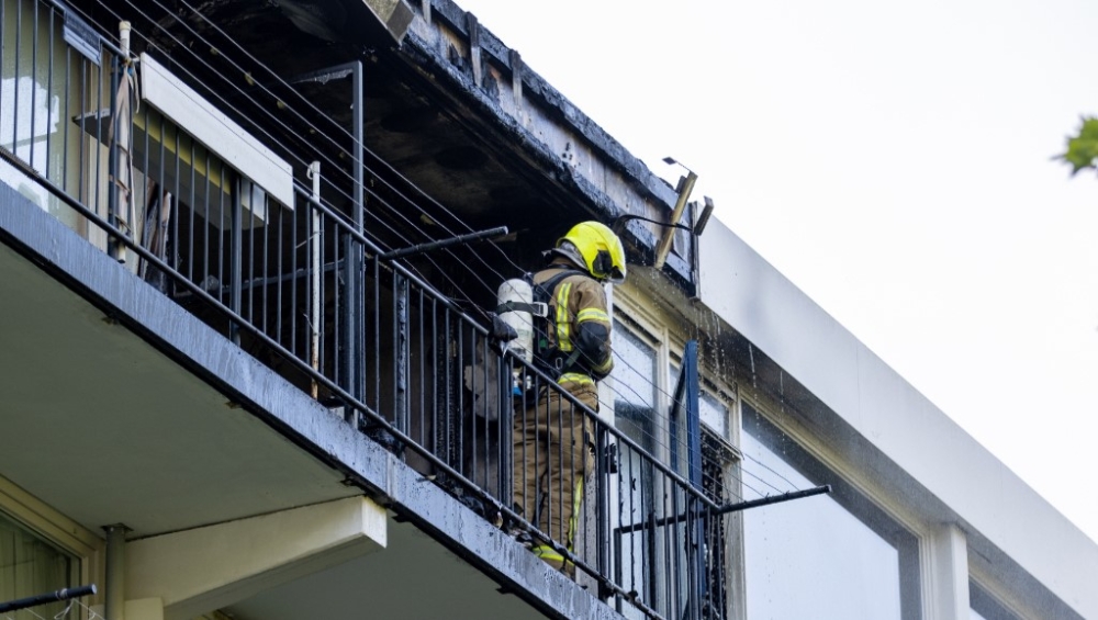 Woning compleet uitgebrand: 'Kom snel, verlaat je woning!'
