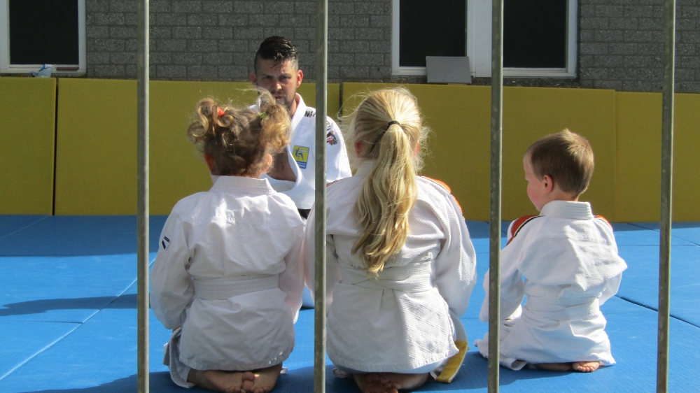 Het 'nieuwe normaal': trainen achter hekken