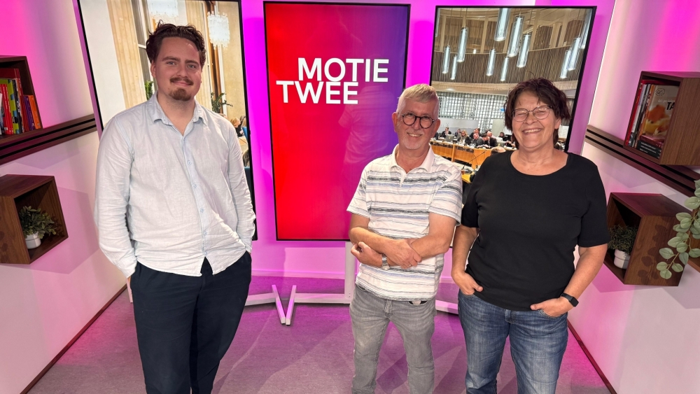 Motie Twee: azc’s, zwembadzorgen en een vertrekkende wethouder