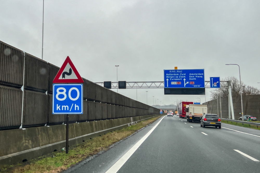 Extra waarschuwingsborden geplaatst in 'horrorbocht' snelweg